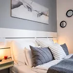 d.Five Sörház Apartment